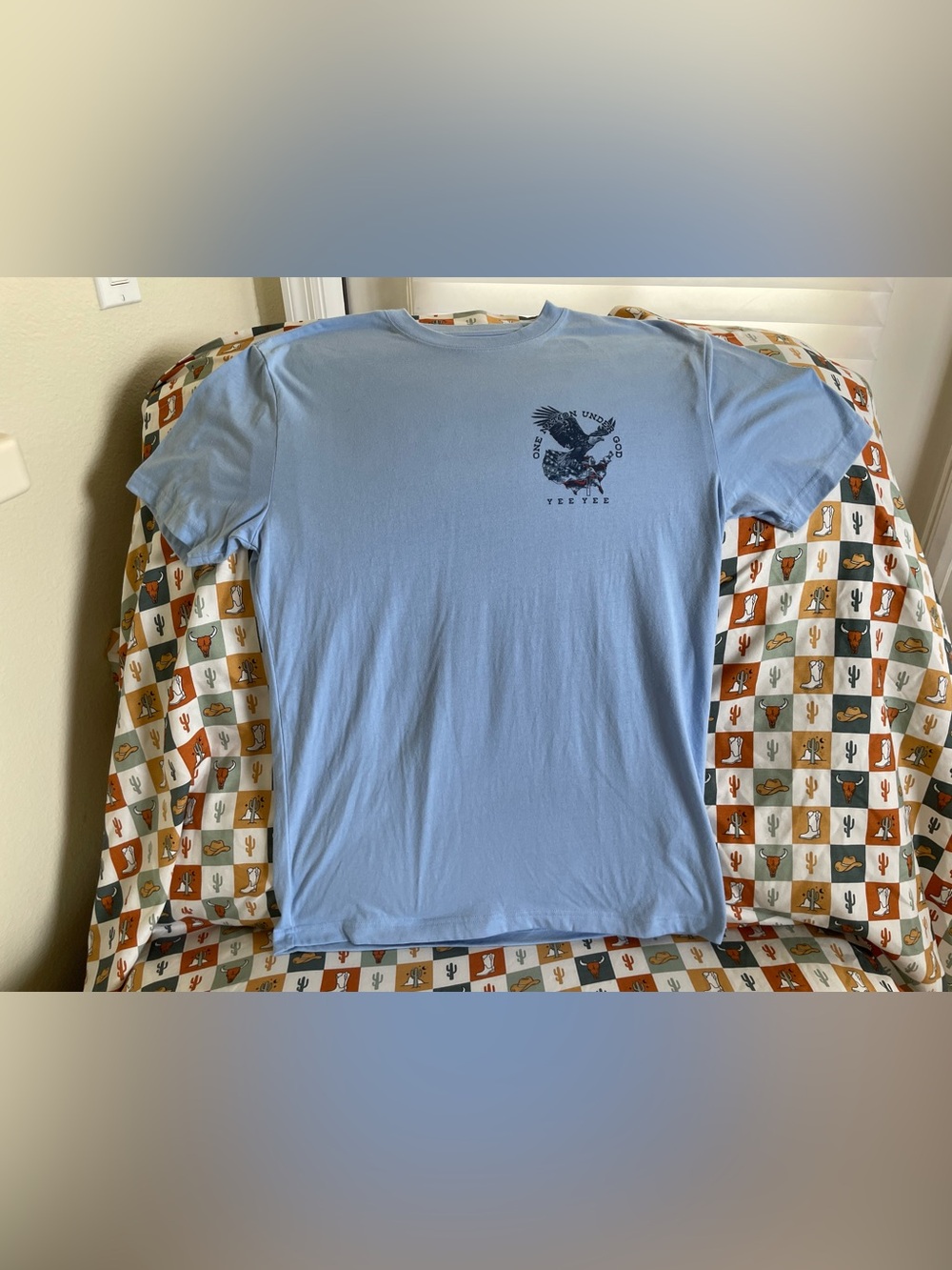 YEE YEE Men's Light Blue Graphic Short Sleeve Tee